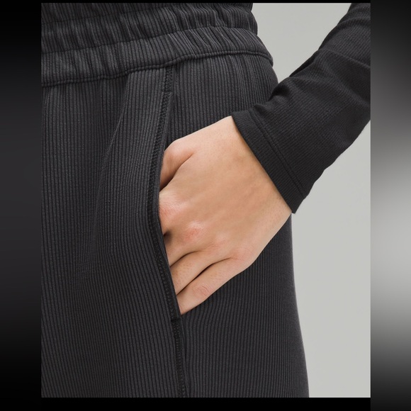 NWT Ribbed Softstreme Mid-Rise Pant 32" / BLACK - Picture 5 of 8